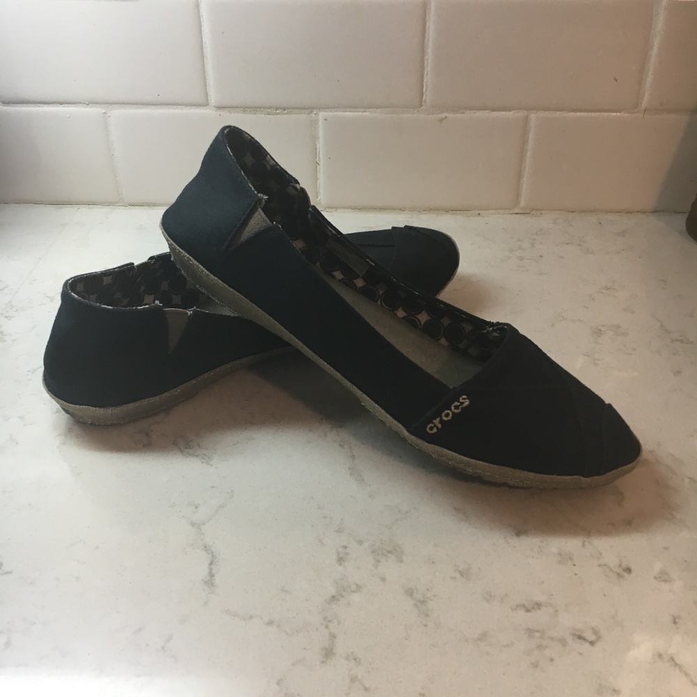 CROCS Women's black Canvas flats Size 8
